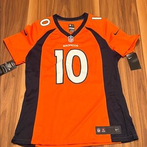 NWT Nike Sanders Broncos Jersey, size Large.